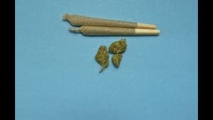 ¿Cambios en las condenas anteriores por marihuana en California?