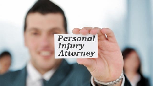 ¿No tiene dinero para ayuda legal? Encontrar un abogado de lesiones personales - Consejos del abogado Spencer Freeman