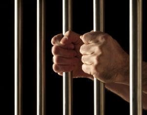 El abogado penal Stuart Kirchick explica si la cárcel o la prisión es el resultado de cada arresto por drogas en California