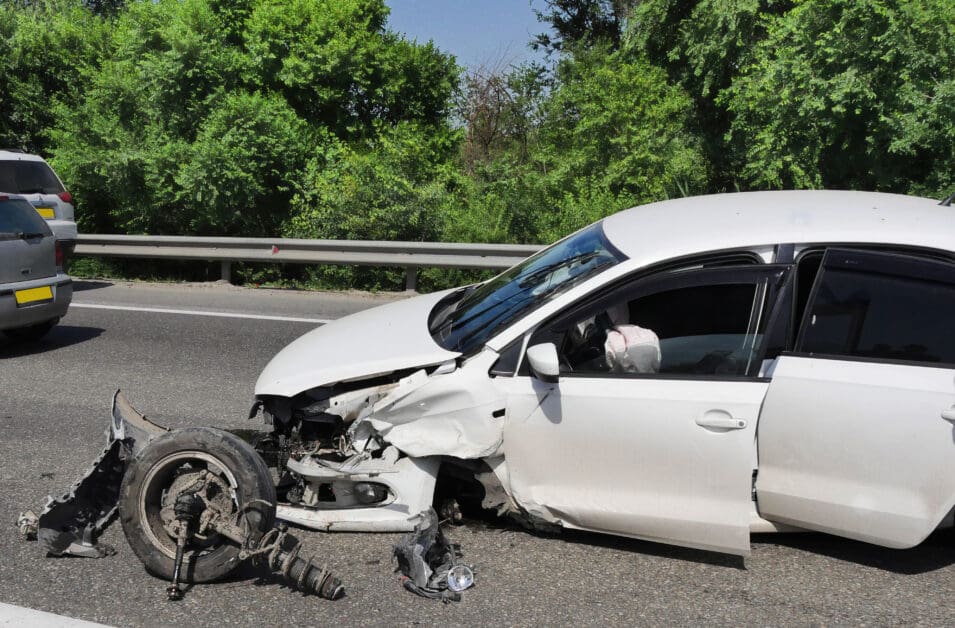 Auto Collision Guide: Critical Safety Procedures for Injured Drivers